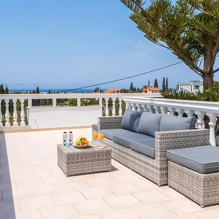 Vila Red Rose Luxury
