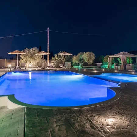 Red Rose Luxury Vila *